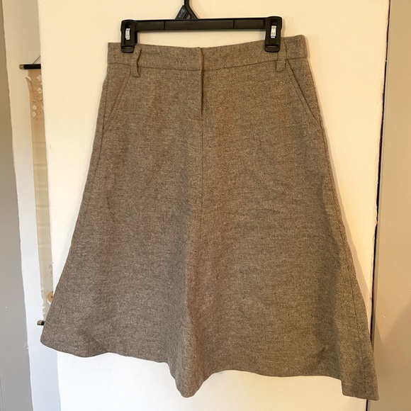 J. Crew Dresses & Skirts - J Crew 100% Wool Size 4 Women’s Tan Brown Cream Colored Comfy Casual Skirt